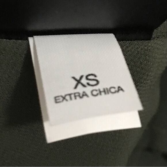 Bebe Deep V-neck Cold shoulder Top Size XS - Picture 7 of 13